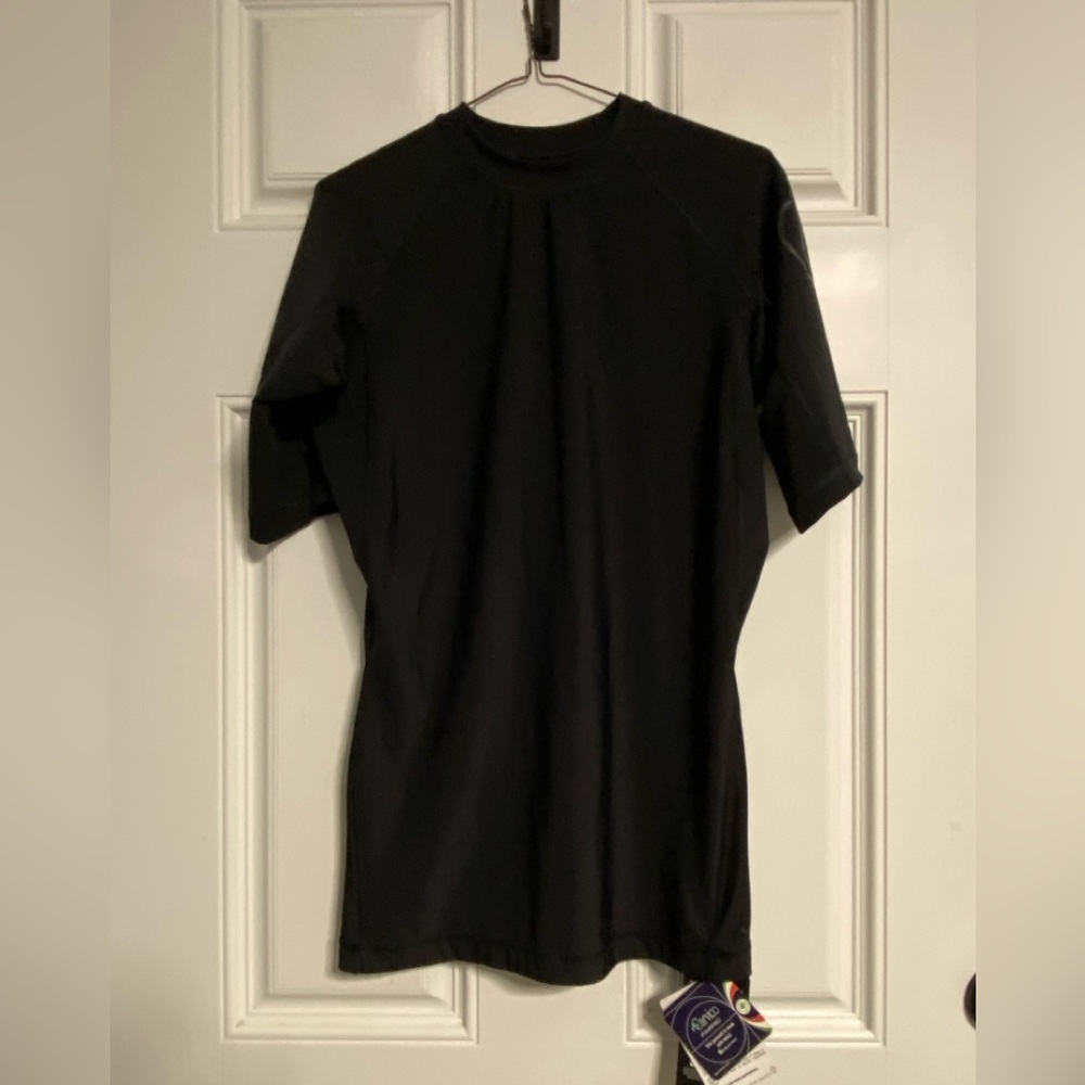 T29a- VOLCOM Hawaii LIDO Solid Black UPF 50+ RashGuard Swim T-Shirt